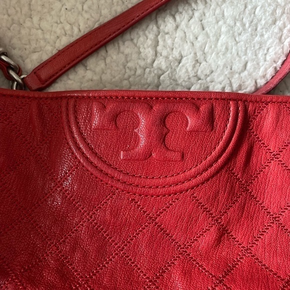 Tory Burch Fleming Distressed Leather Tote Cherry Apple - Picture 5 of 12
